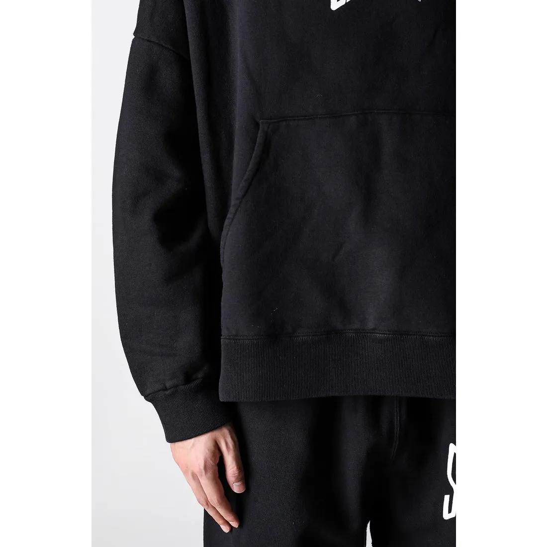 SAINT Mxxxxxx RIBON SAINT HOODIE/BLK The latest SAINT basic loose hoodie, black S-XL, original uniform high weight and light fleece sweatshirt fabric, custom woven and dyed, original loose short fat version, unchanged from the knife, original flavor, original accessories, fruit main mark/wash mark/cherub mark complete, ready-to-wear pre-shrunk without deformation after washing